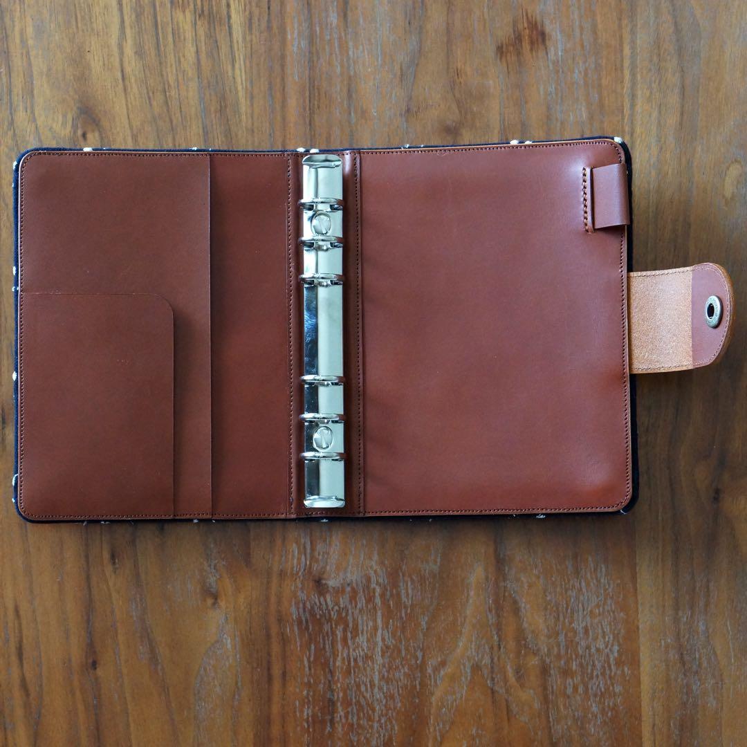 ミナペルホネン　タンバリンdopブラック　バイブルサイズシステム手帳