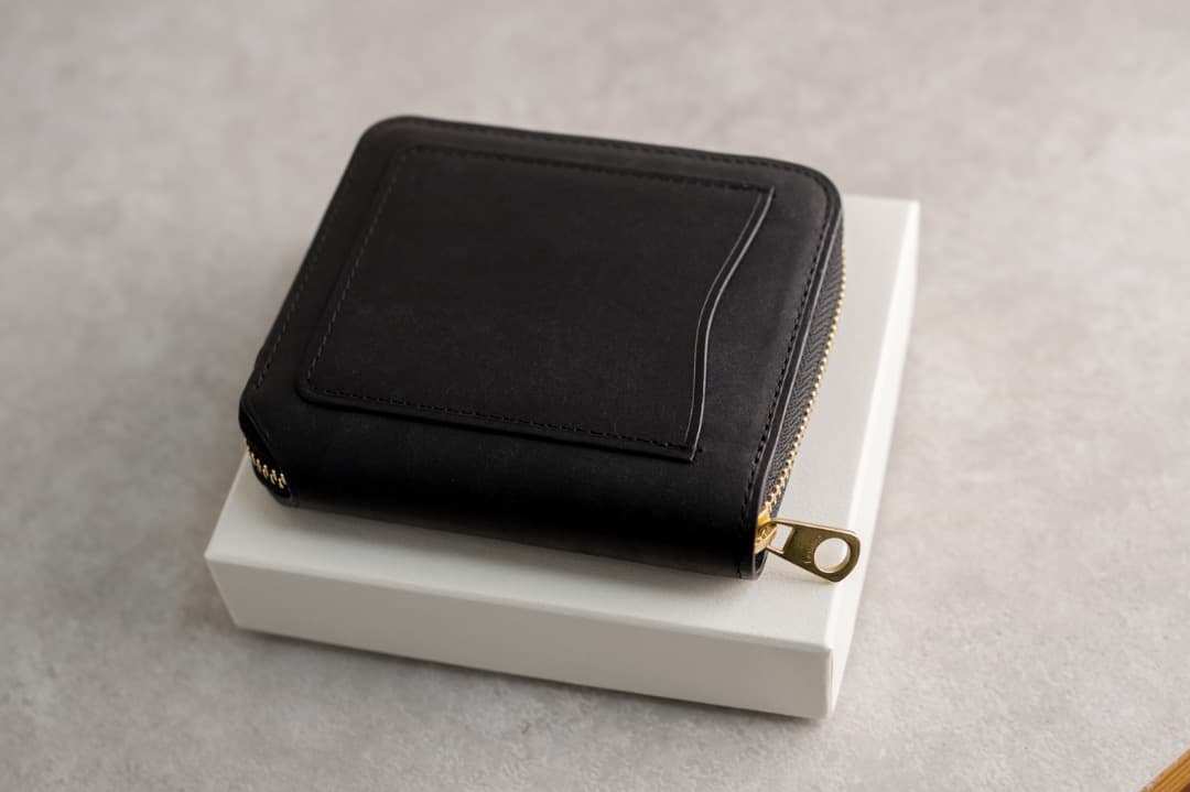 【ほぼ新品】レンマ クルバ ミニラウンドウォレット ブラック lemma