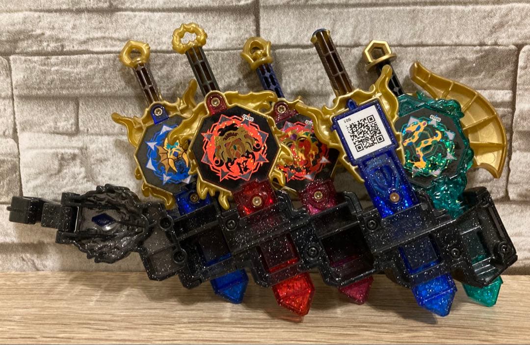 DX妖怪ウォッチオーガ　妖聖剣5本　ホルダー