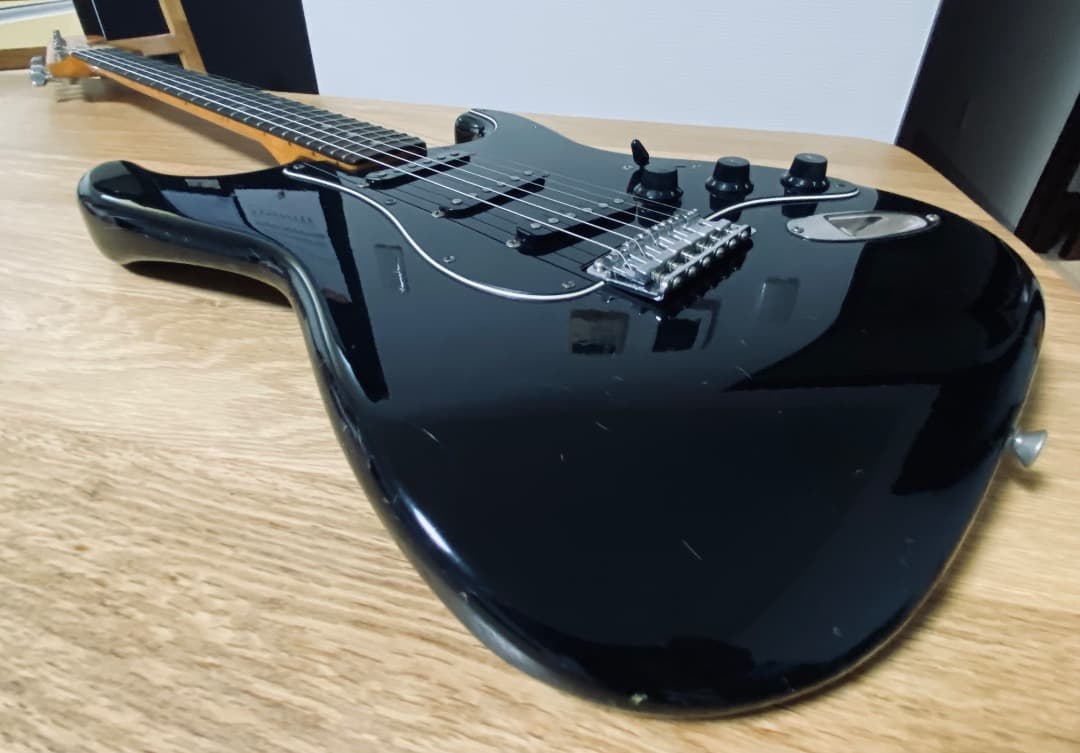 SQUIER JV シリアル 1983年の通販はau PAY マーケット - 輸入雑貨の
