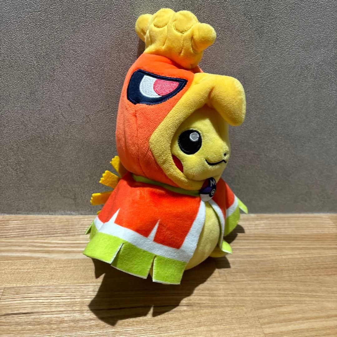 【廃盤/2016年】ホウオウのポンチョを着たピカチュウ　ぬいぐるみ