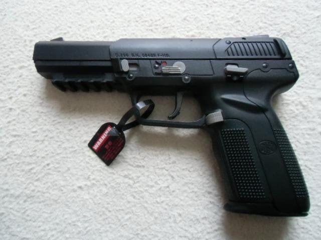 「バックアップ」も付いてます！(FN5-7+デリンジャー)