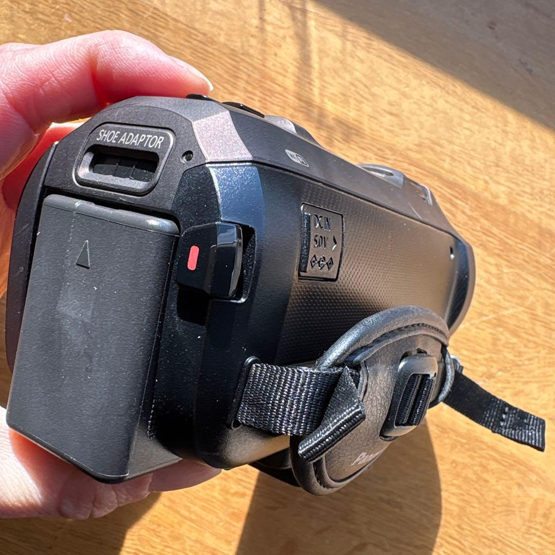 Panasonic ビデオカメラ　4K 三脚付き