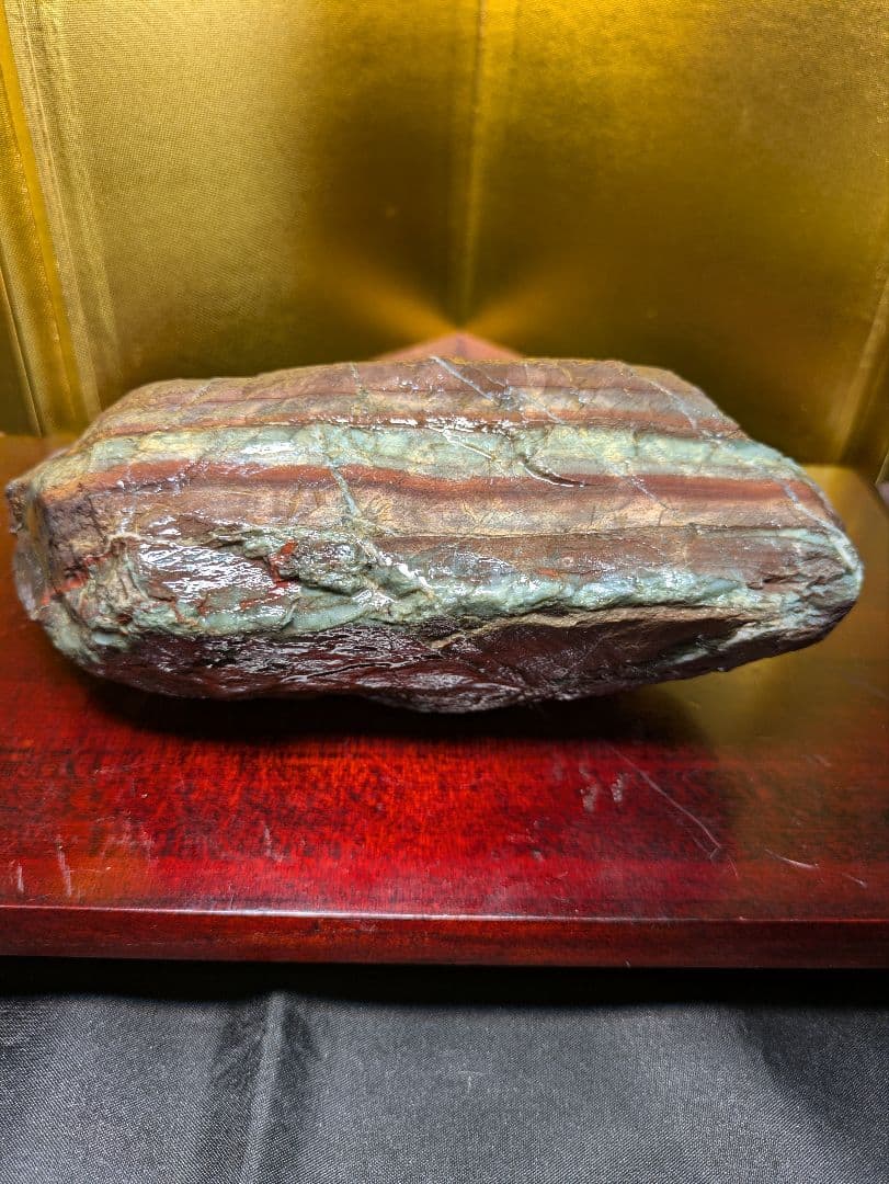 赤石 原石 1.6kg 未加工品 緑石英層入り、赤色濃淡 希少、レア品