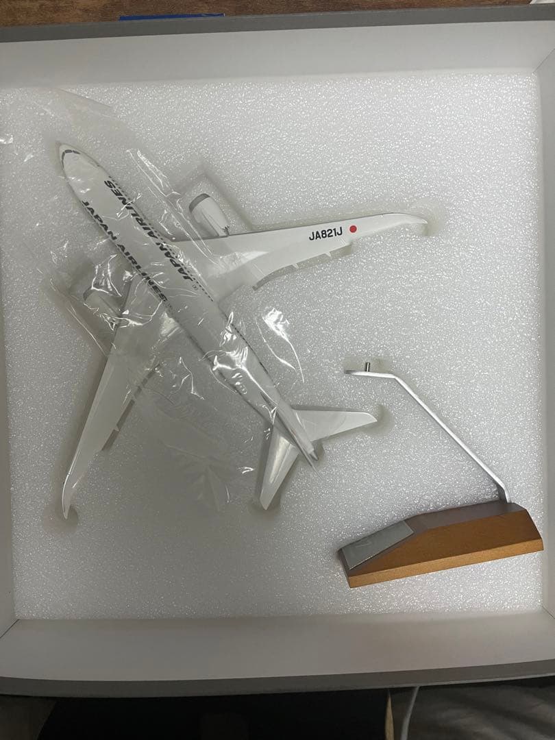 希少 ボーイング787フィギュア レア】ANA ボーイング 787-8 JA825A 1