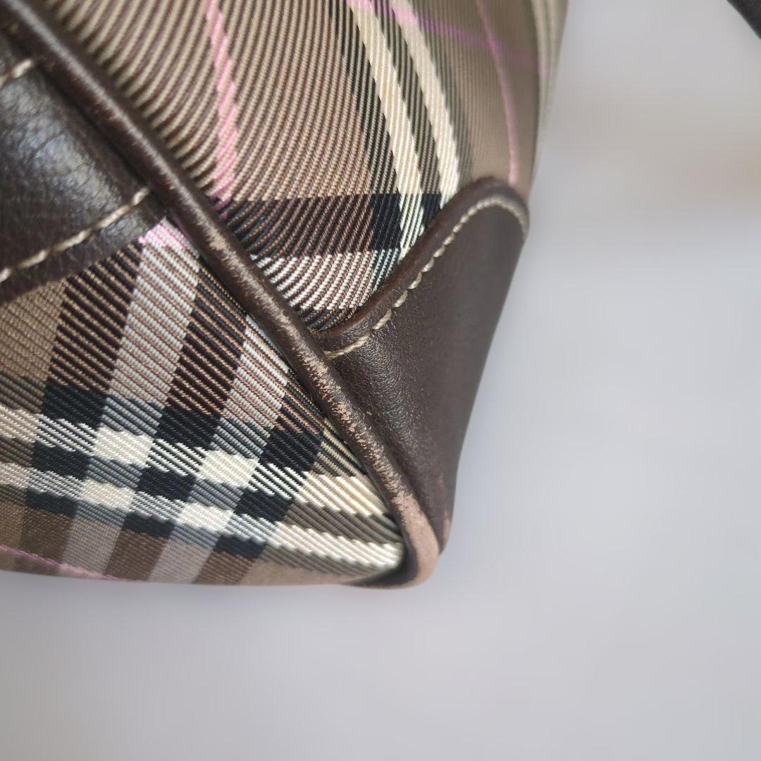 BURBERRY　チェック柄ハンドバッグ（ボストン型）