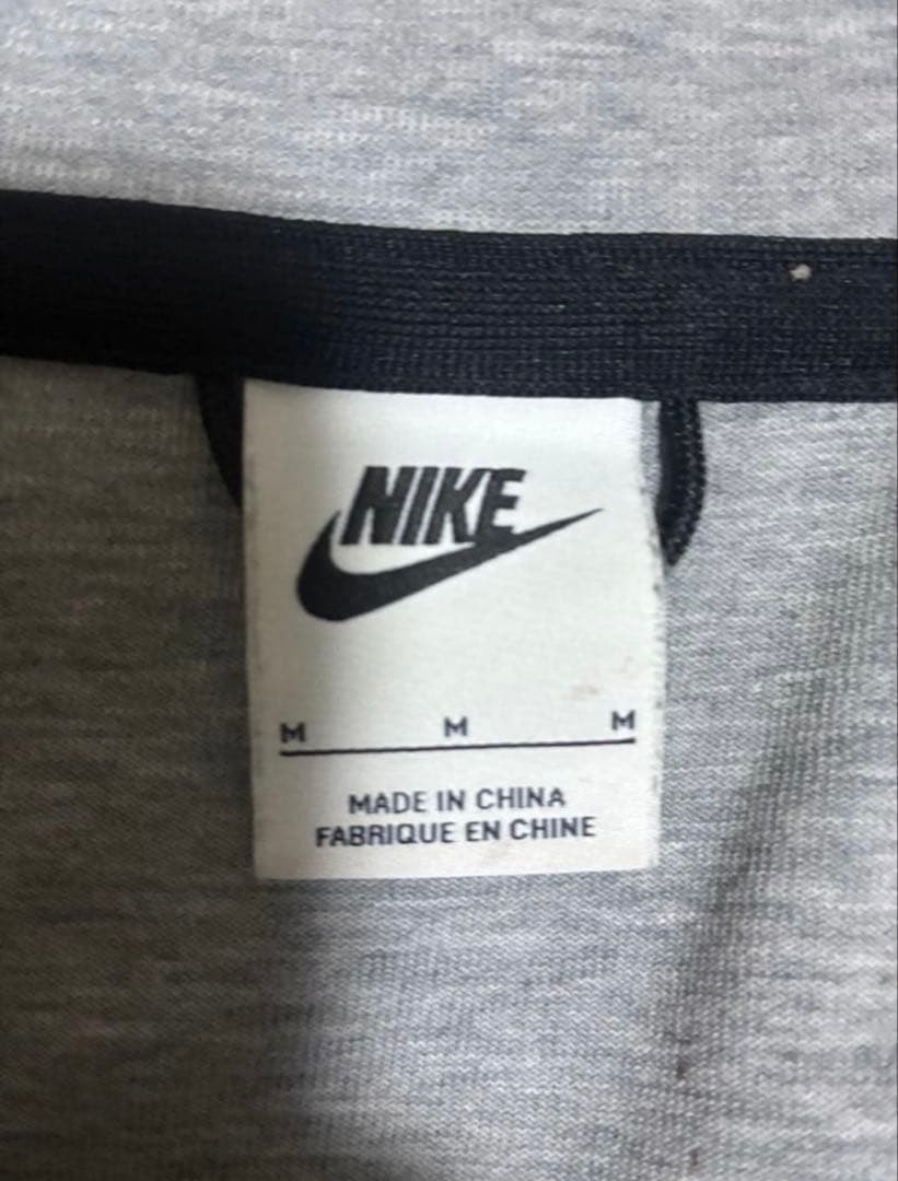 ナイキテックフリース セットアップ上下 Mサイズ グレー（内タグ付け）値下げ済み