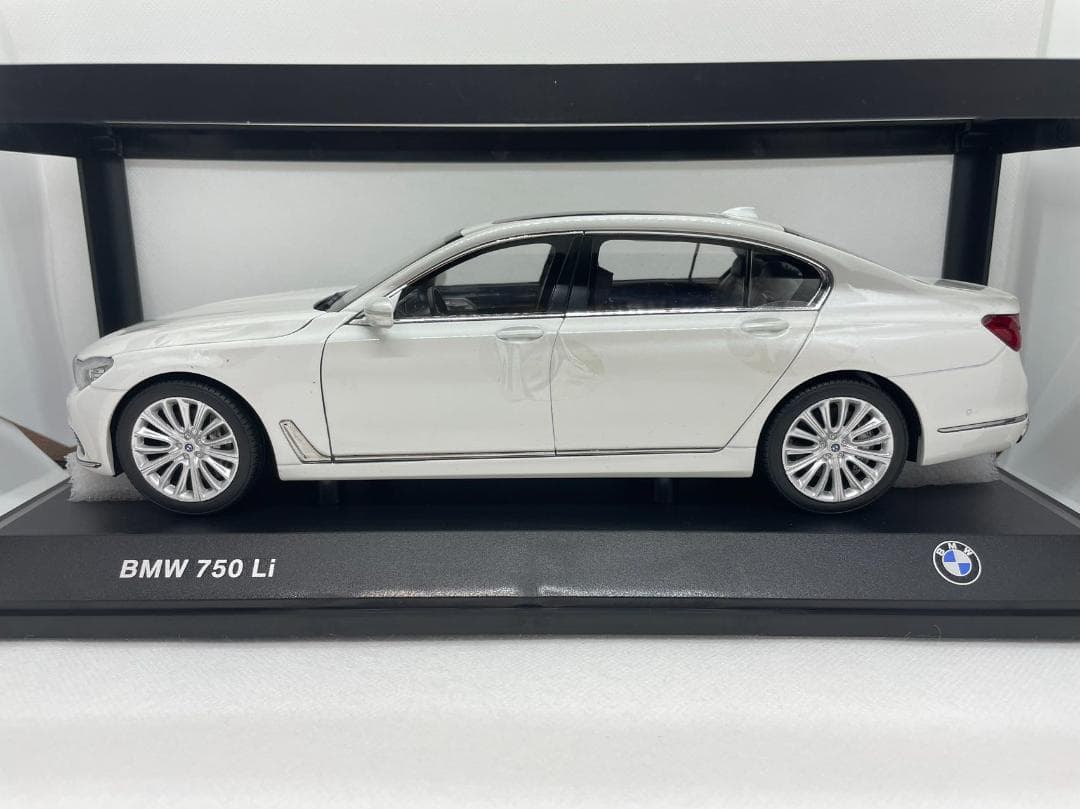 BMW特注 1/18 BMW 750Li ホワイト