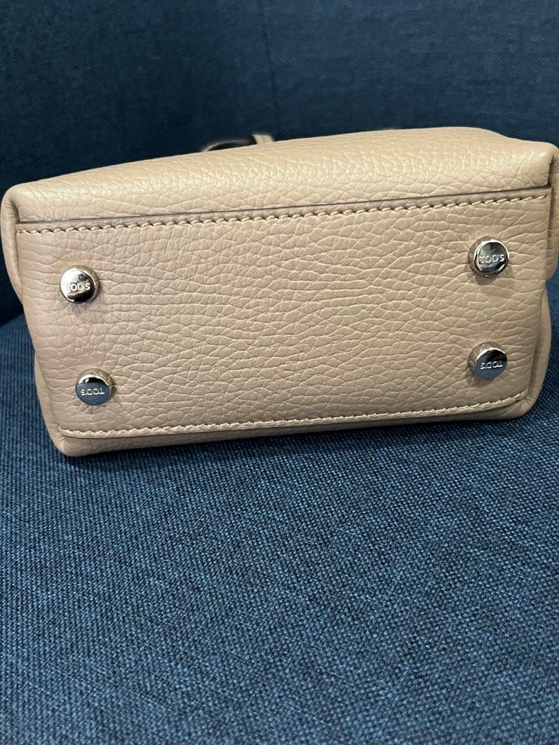 トッズマイクロ　TOD'S トッズ レザー バッグ マイクロ Tタイムレス