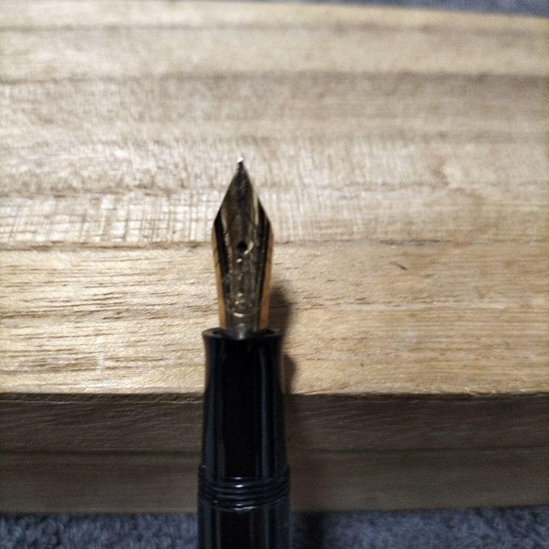 14K PELIKAN 黒のストライプ模様 万年筆