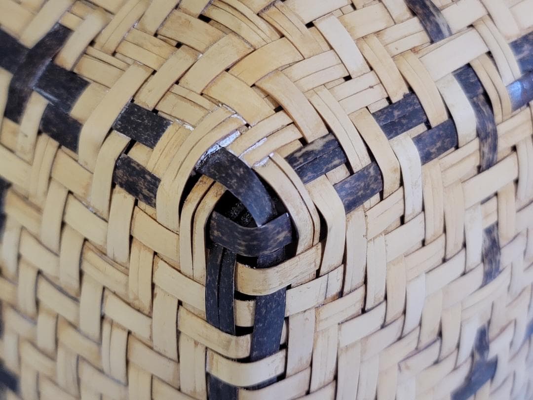 東山麓 東竹園斎作 四方形白錆花籠 共箱 美品