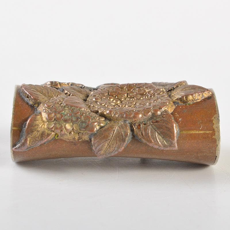 時代金工細工 古銅鍍金 花刻 緒締 V R7366