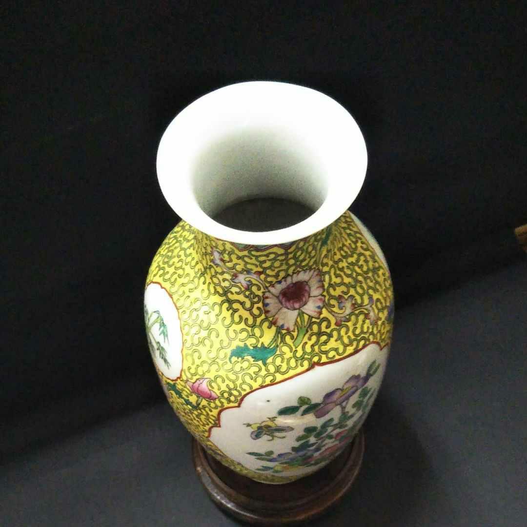 中国古美術/粉彩纏枝花鳥紋瓶/ (底款:乾隆年製)