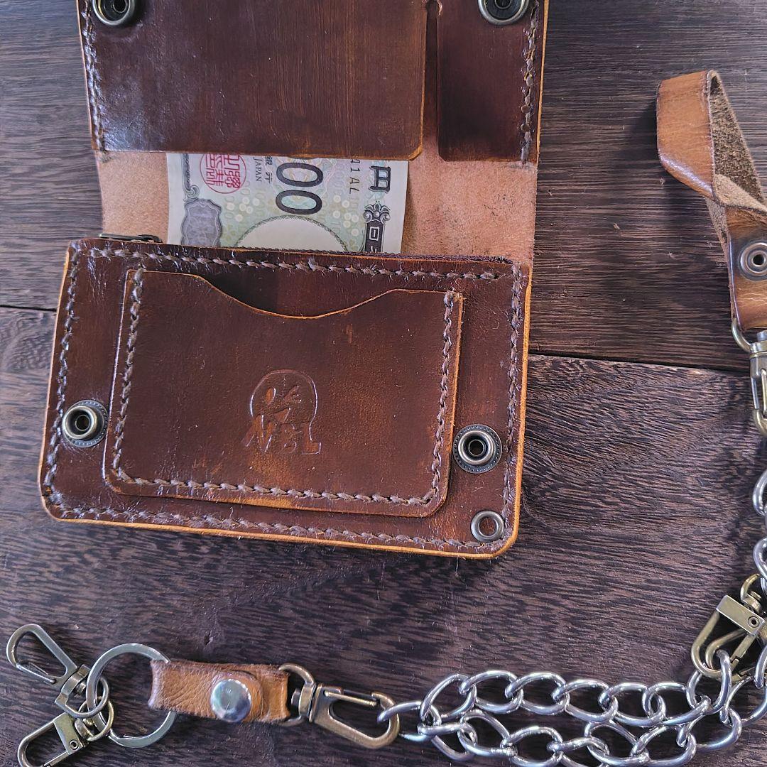 ミドルサイズ トラッカーウォレット 黒×茶 バラのカービング 81