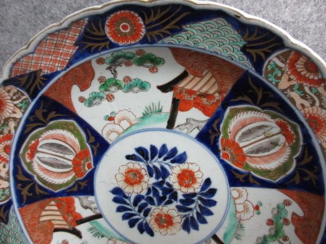 伊万里 草木文 色絵 かぶと大皿 [B31438]