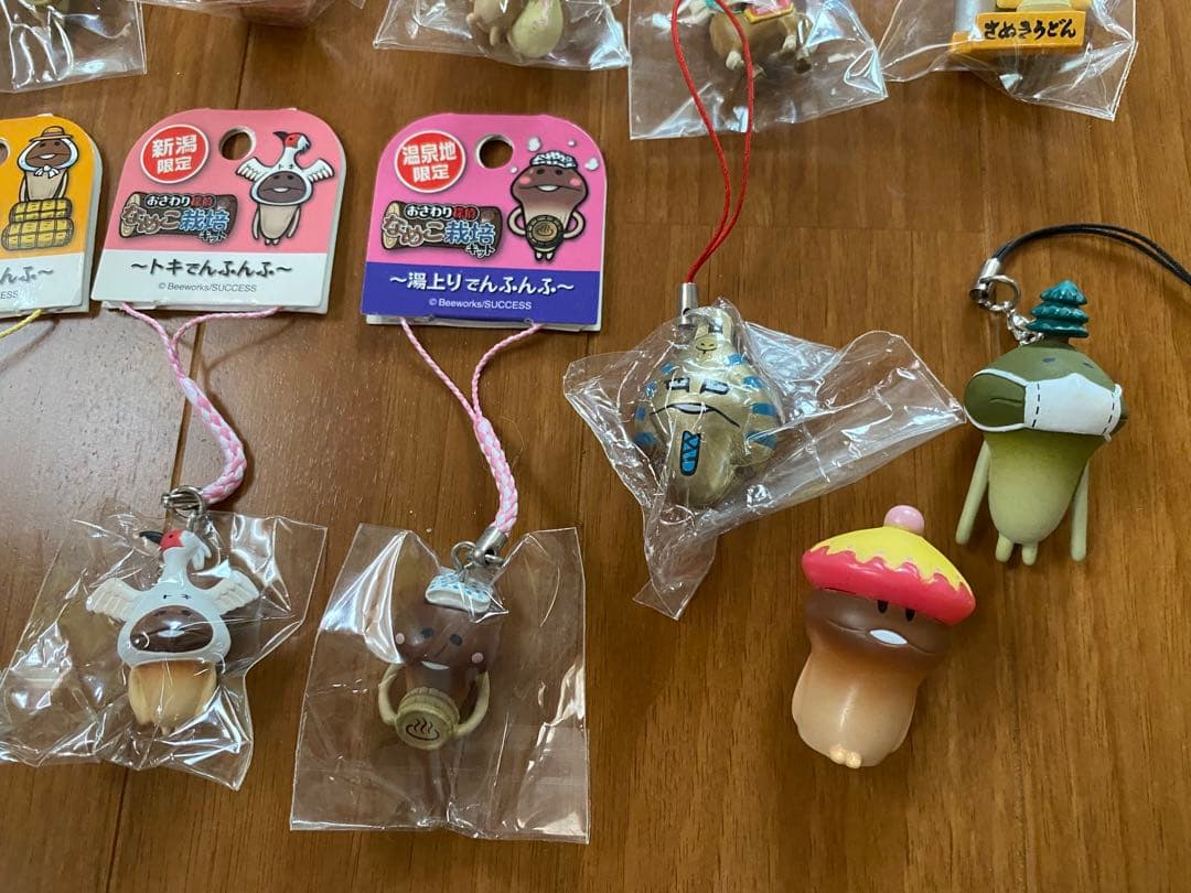 おさわり探偵 なめこ栽培キット ご当地 ストラップ