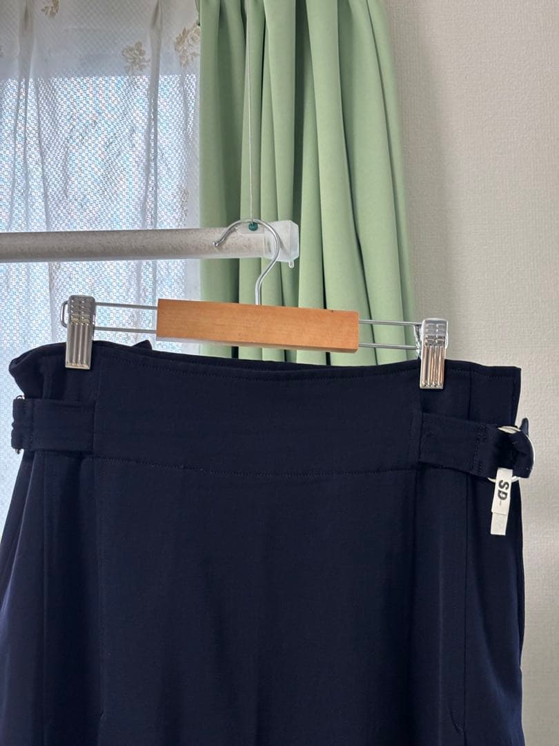 COMME des ネイビー プリーツスカート ベルト付きロング丈