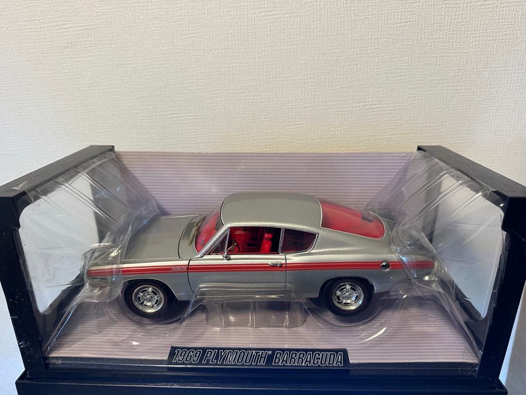1969 Plymouth Barracuda 1/18シルバー　稀少品