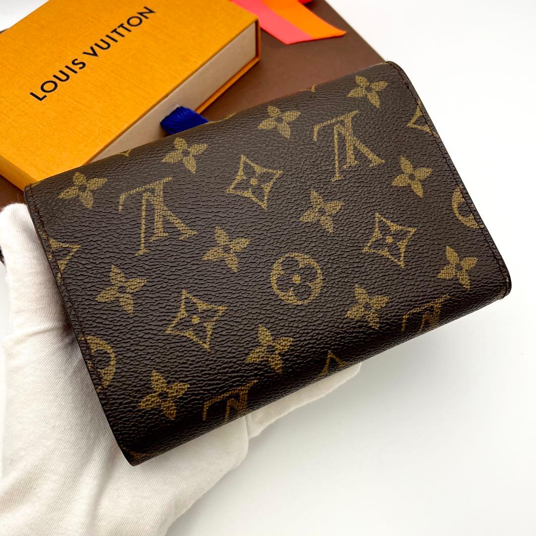 ルイヴィトン モノグラム ポルト トレゾール エテュイ パピエ 三つ折り財布