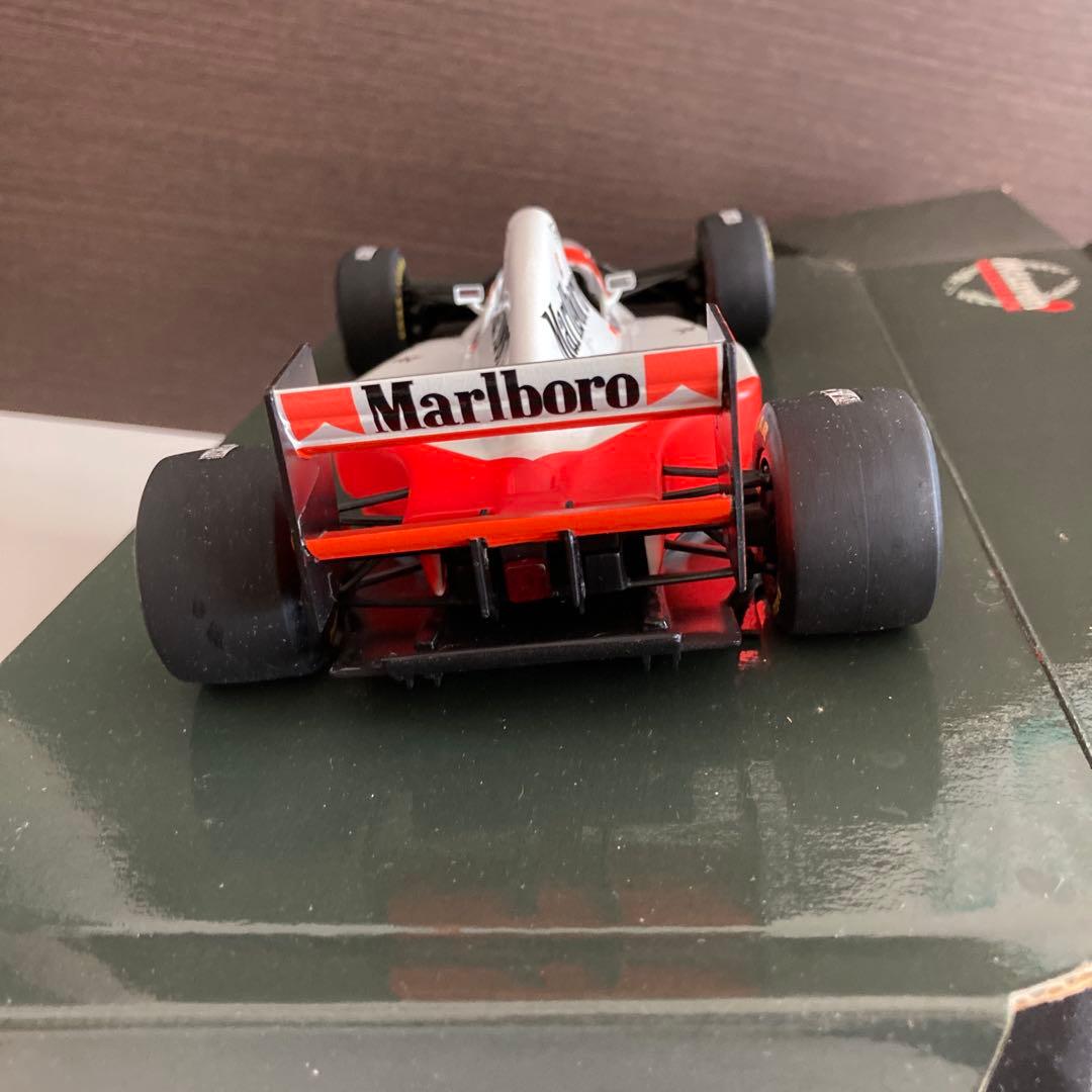 ミニカー McLaren Marlboro MP4/8 FORD HB D7 1/18