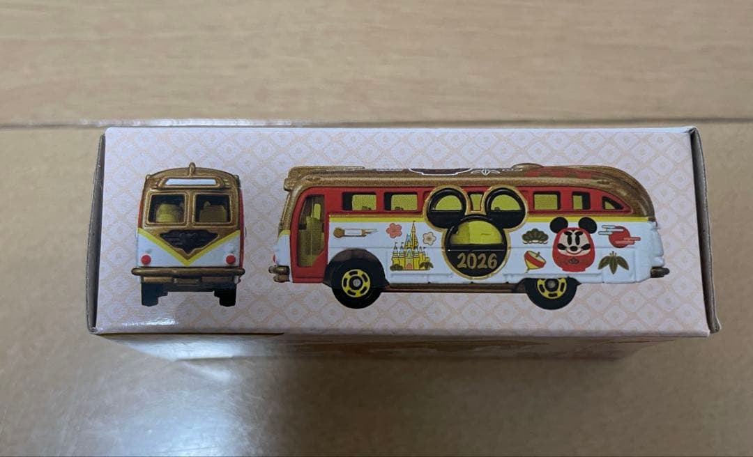 ディズニー お正月 2026 午年 トミカ ディズニーリゾートクルーザー