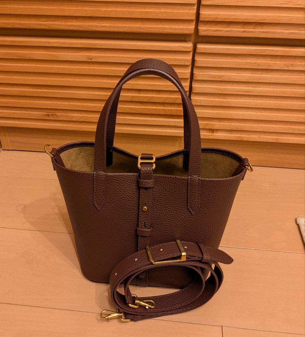 CHARLES&KEITH Beryl ベリル リサイクルレザー バケツバッグ