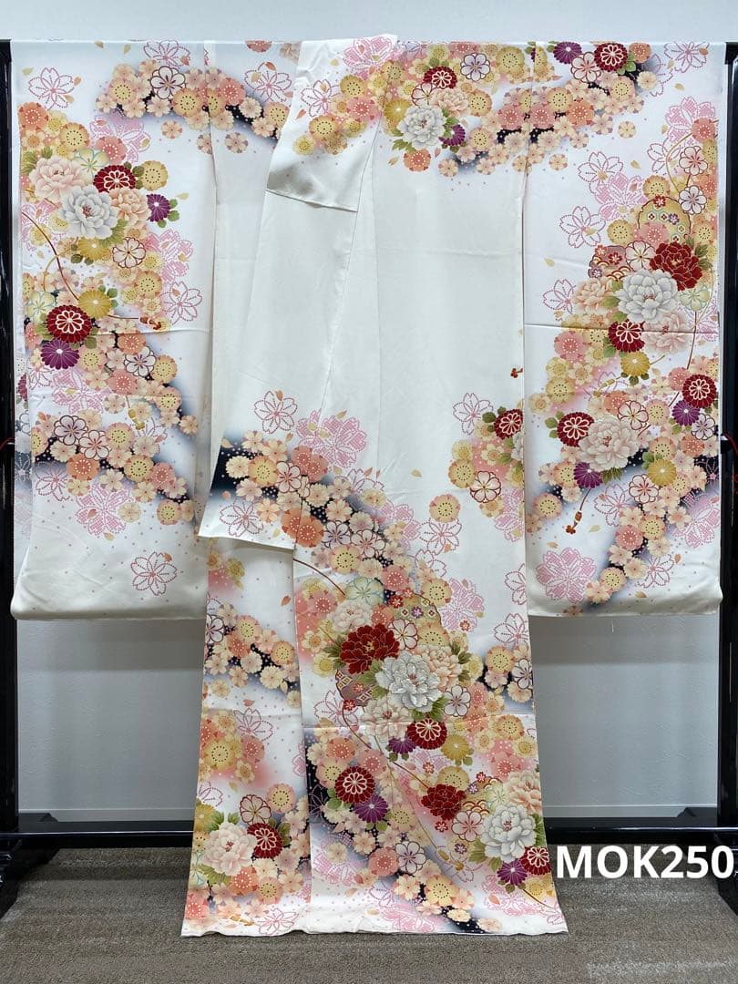 豪華 総手刺繍 振袖 仮絵羽 未仕立て 銀通し 金駒 金彩 宝尽くし 金糸 正絹