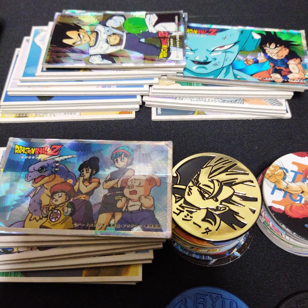 ドラゴンボールZ　メンコケースとメンコ３２枚、おまけ丸いメンコ