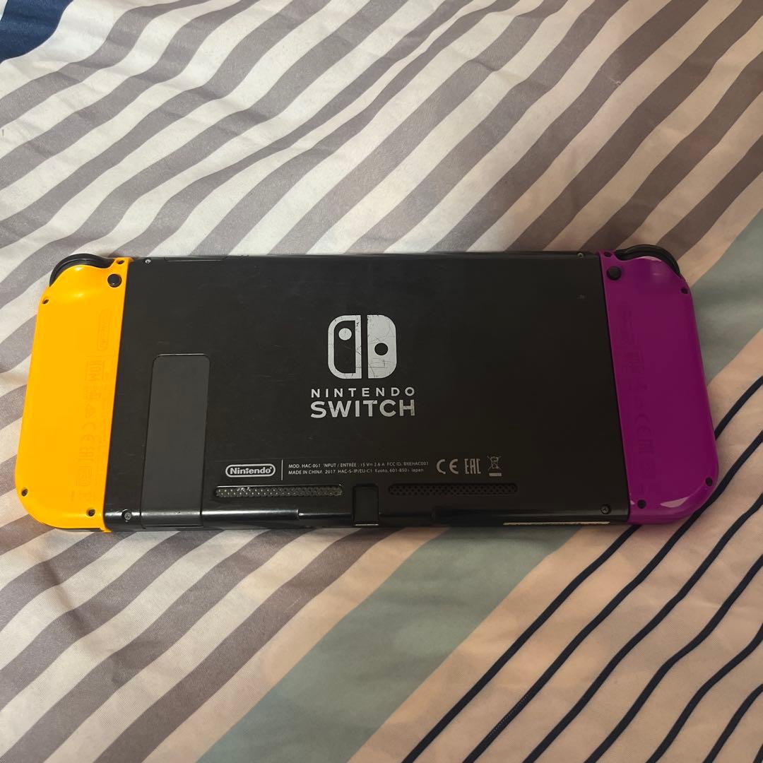 任天堂Switch 本体 紫 黄