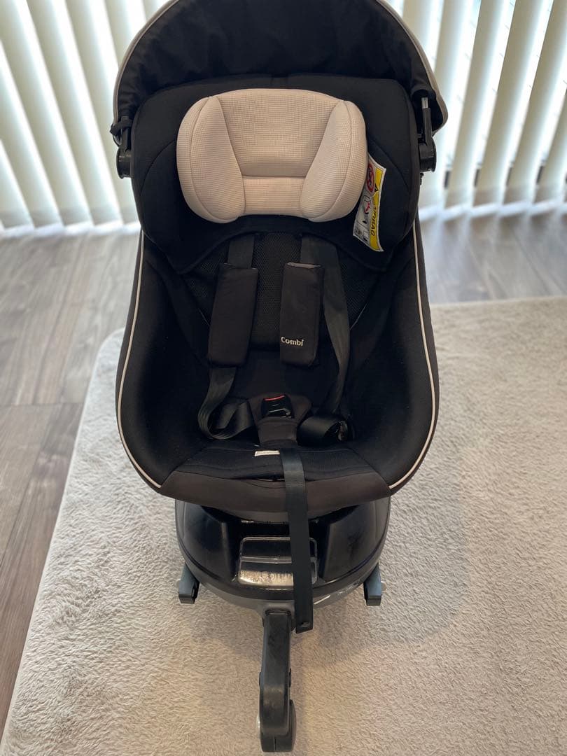 m✴︎Combi ✴︎チャイルドシート ISOFIXエッグショック　ブラック