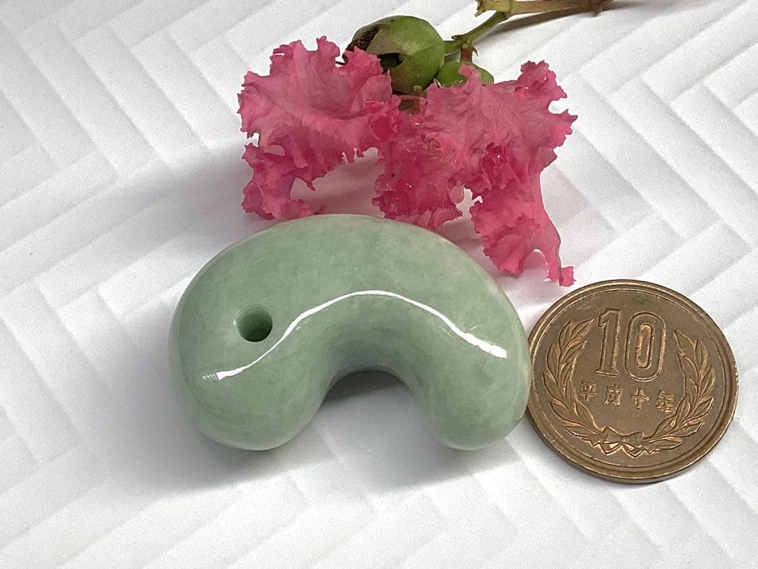 ✳通常50以上します‼️特大*糸魚川翡翠勾玉 身近に守護石