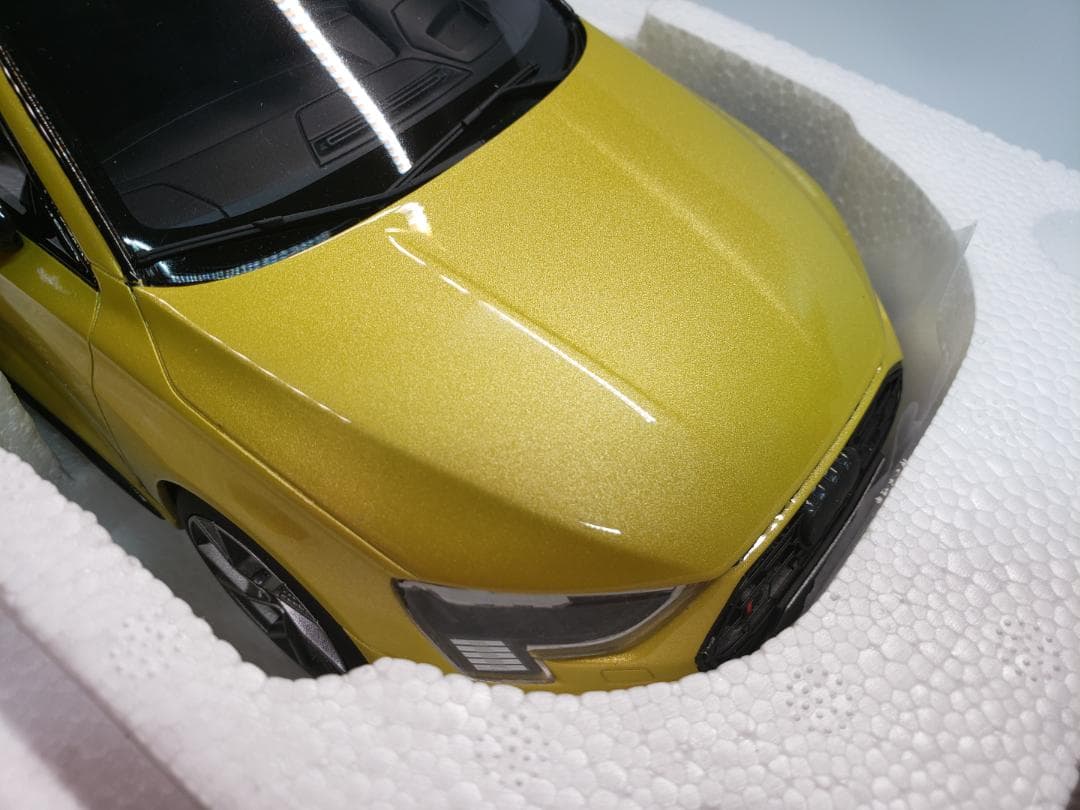 新品 GTスピリット 1/18 アウディ S3 スポーツバック GT364