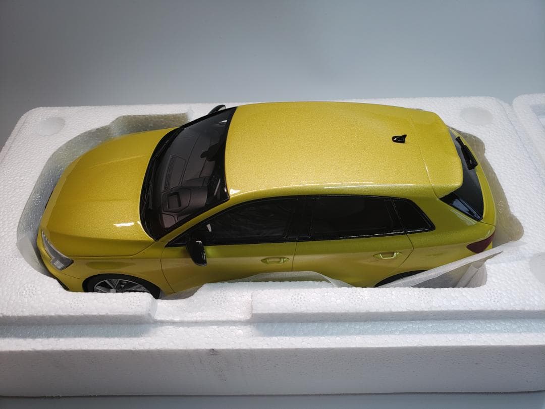 新品 GTスピリット 1/18 アウディ S3 スポーツバック GT364