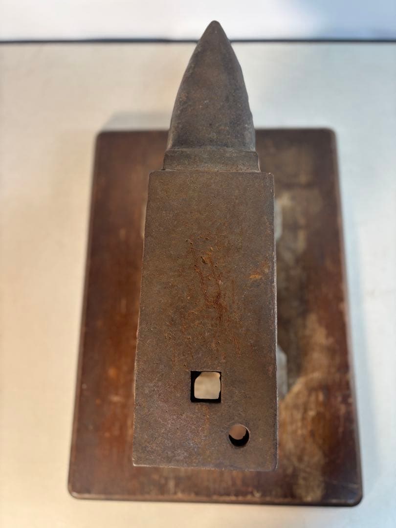 鍛冶屋の金床アンビル 金床 角付き 作業台 叩き台