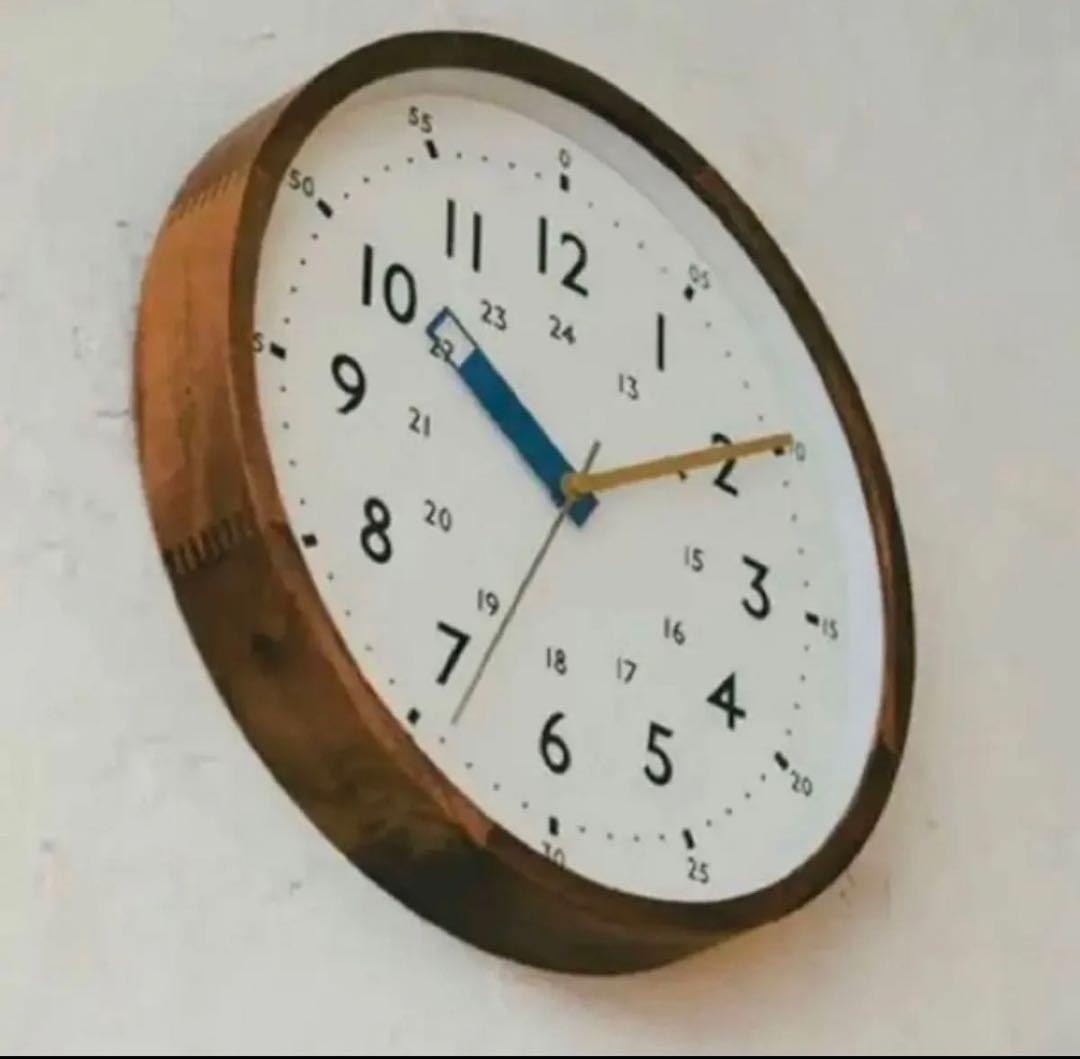 電波時計　壁掛け　ストゥールマン BL