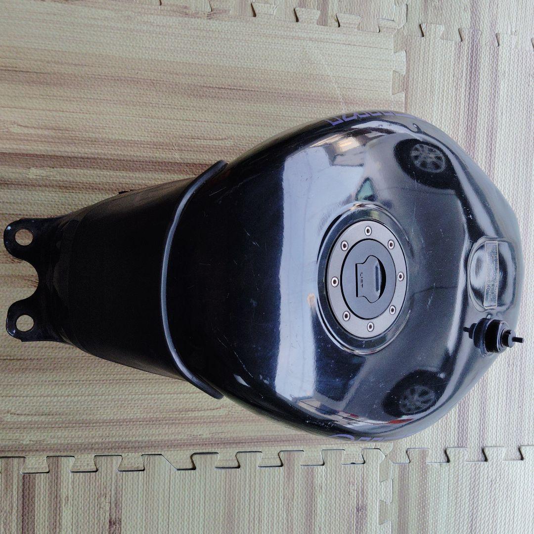 今週末限定特価セール中！SUZUKI RGV250Γ タンク VJ22A - メルカリ