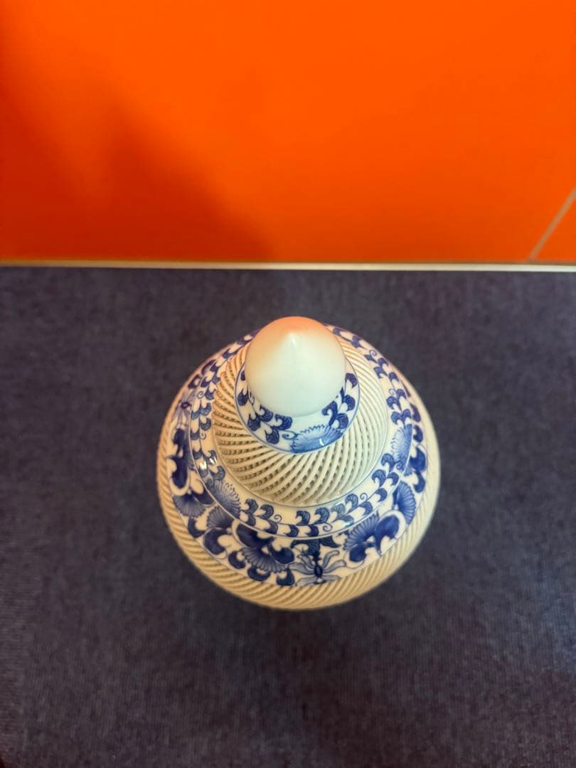 1568 【希少】有田焼網目透かし壺琴峰蓋付き染付青花花瓶