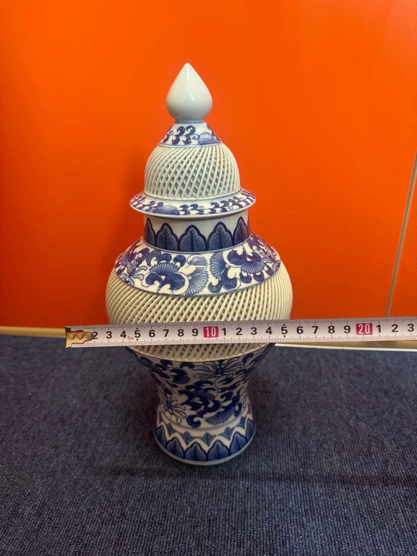 1568 【希少】有田焼網目透かし壺琴峰蓋付き染付青花花瓶