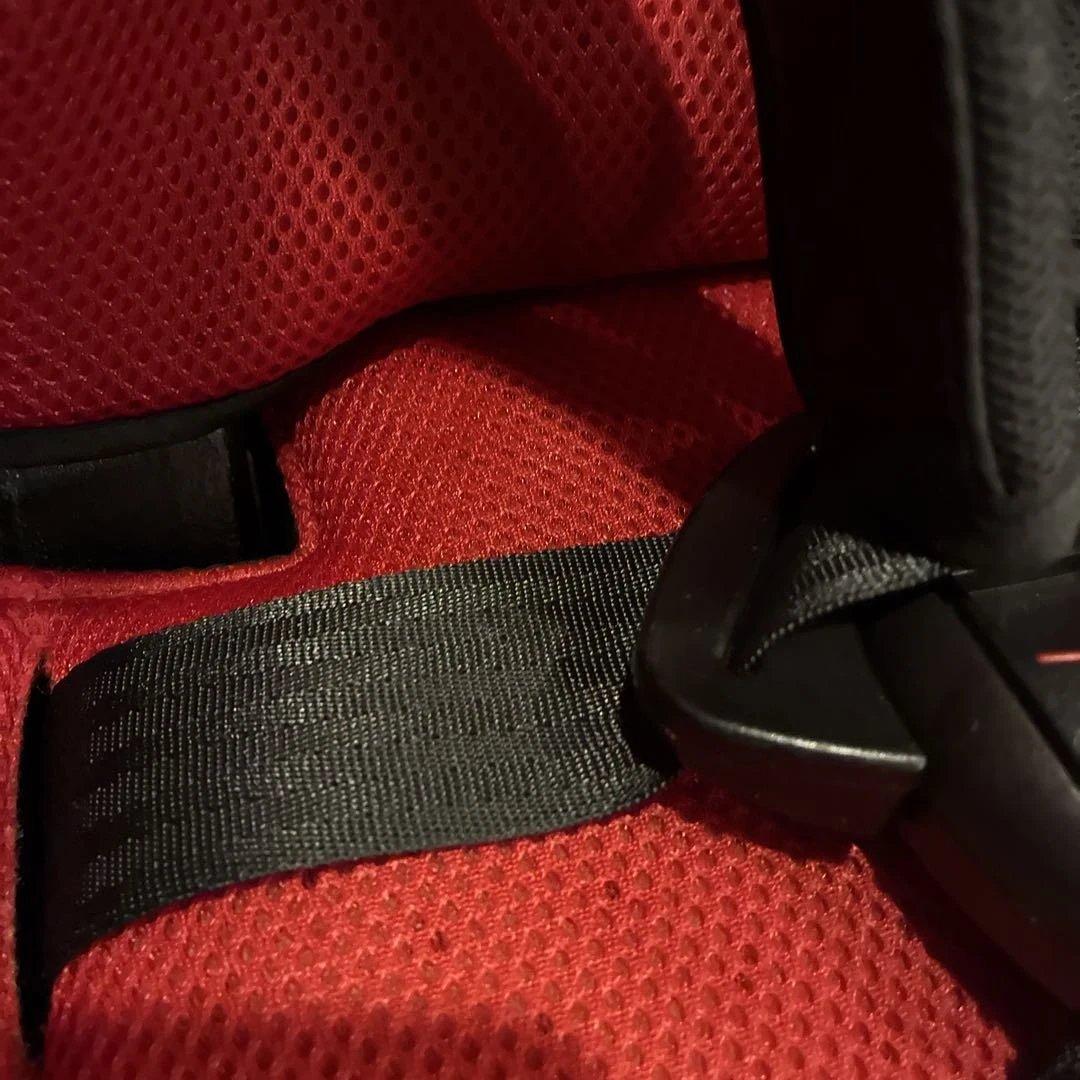 極美品 アップリカ エアグルーヴプラス レッド ジュニアシート
