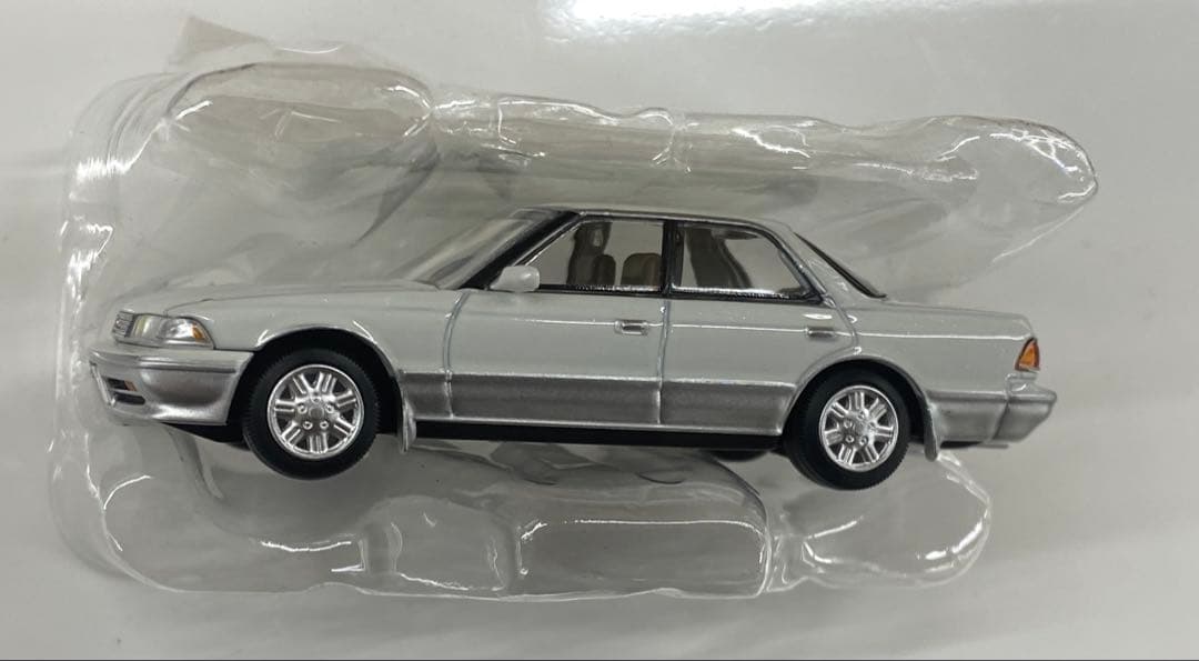 未使用品 トミカリミテッドヴィンテージネオ トヨタ マークⅡ ターボ 白/銀