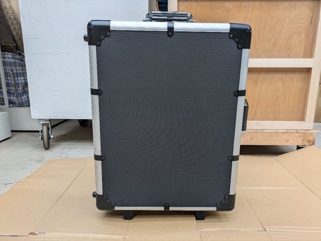 ジュラルミンケース　メイクボックス　LED照明女優ミラー付きメイクアップテーブル