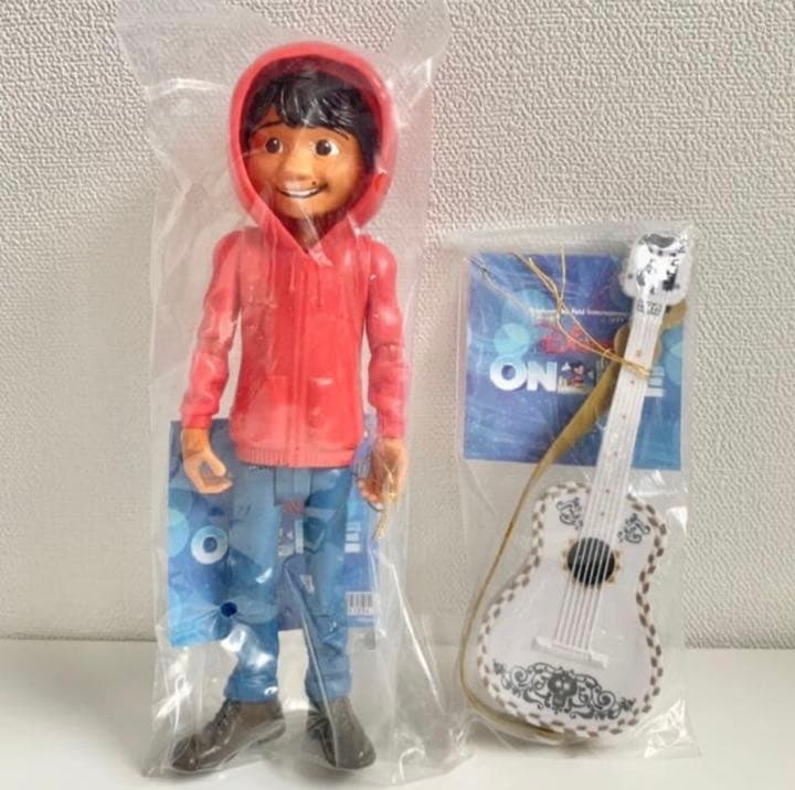 新品未使用】ディズニーオンアイス限定 リメンバーミー ミゲル ギター