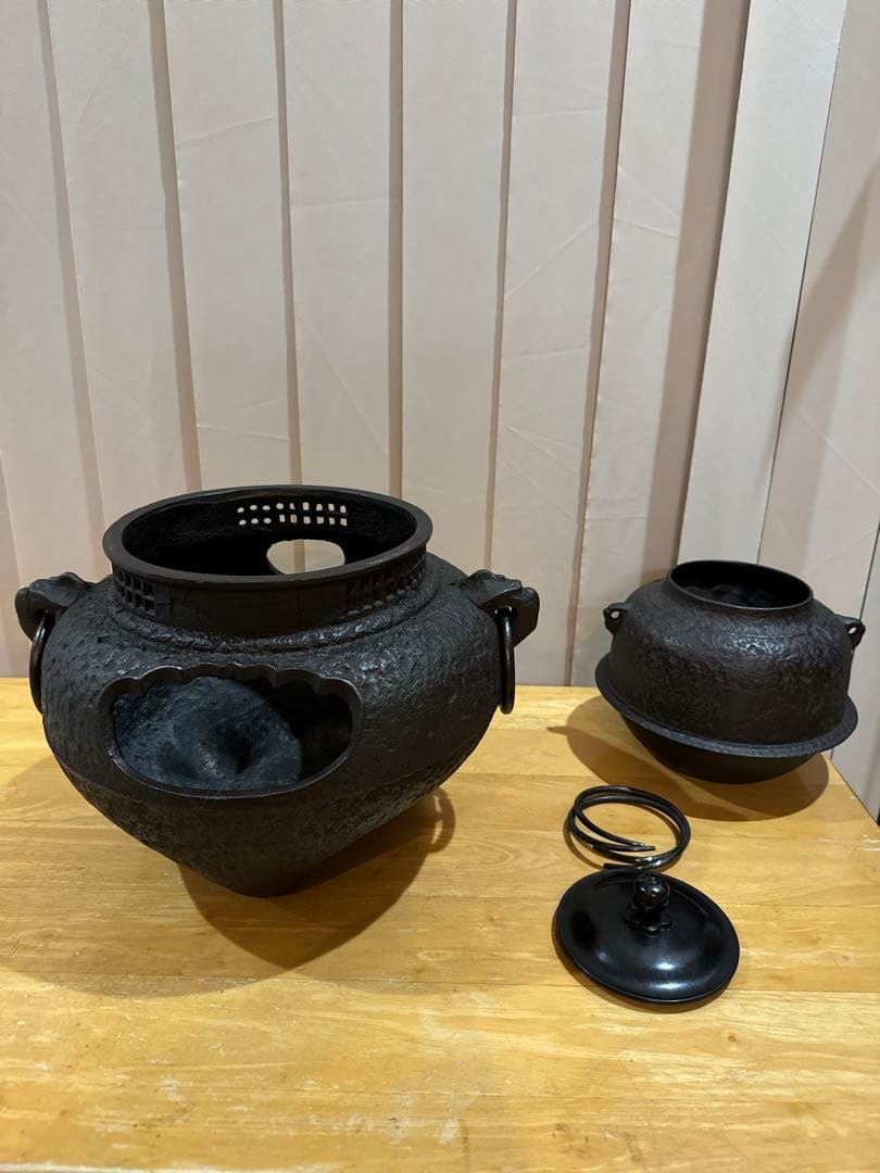 鉄製茶釜 風炉釜 茶道 年代物 骨董品鉄製 アンティーク装飾的デザイン