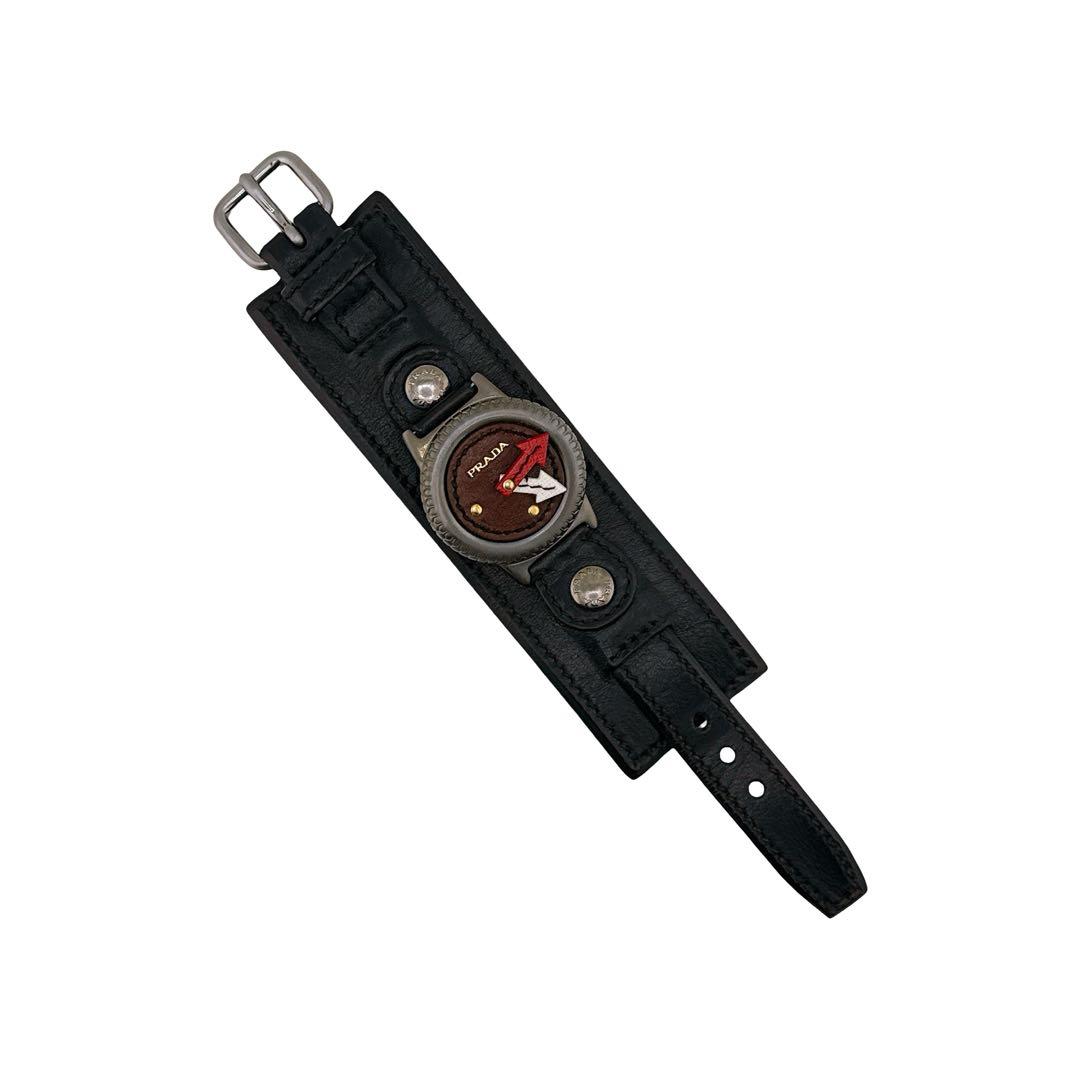 プラダ レザー 時計モチーフ ブレスレット バングル ブラック