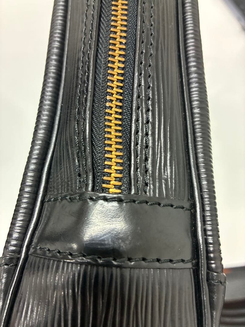 新年特別値下げ　LVルイヴィトン エピセルヴィエットフェルモワール M40321