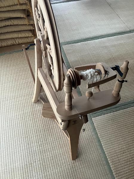 アシュフォード　紡毛機　糸車　紡ぎ車　トラディショナル