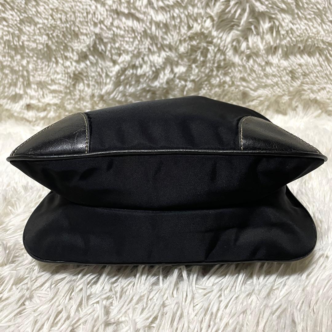 【美品】PRADA プラダ　ショルダーバッグ　ナイロン　レザー　ブラック　黒