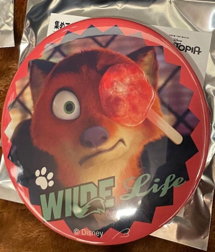 ズートピア ニック・ワイルド 東京限定ズートピア スタンド付缶バッジ