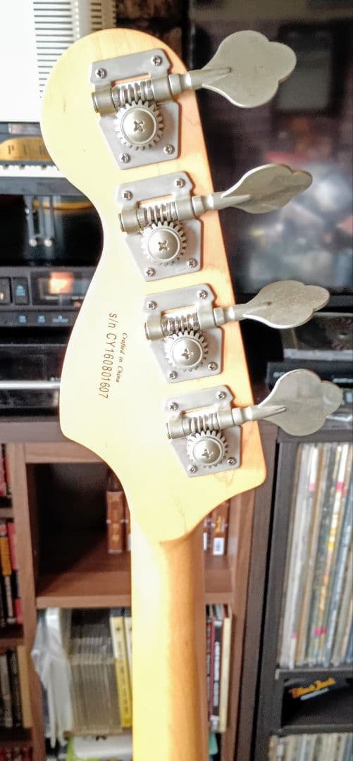 スクワイヤーbyfenderジャズベース ハードケース付属（凡庸） Squier