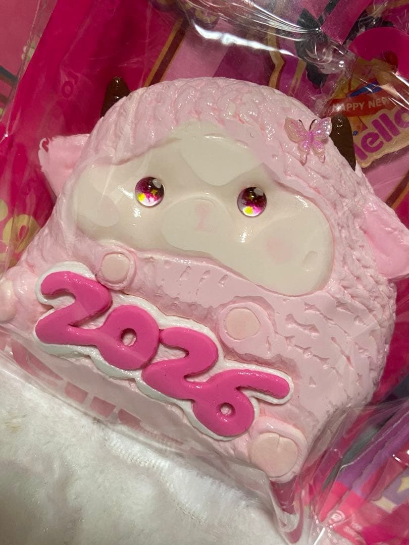 mellojoy メロジョイスクイーズ　2026年新年チーム　カップケーキか？